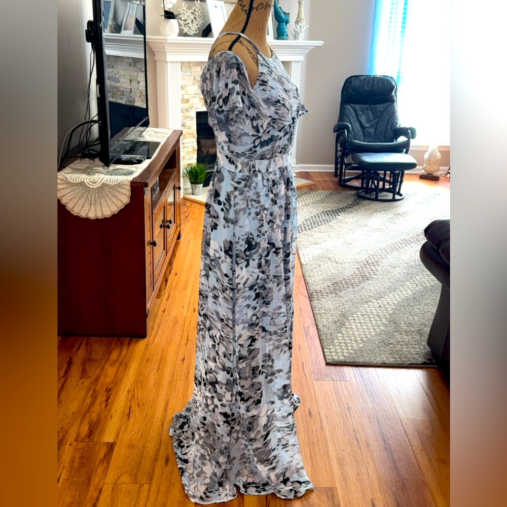 Vince Camuto blue/gray floral cold shoulder halter lined ruffle maxi dress sz 8 - Picture 6 of 11
